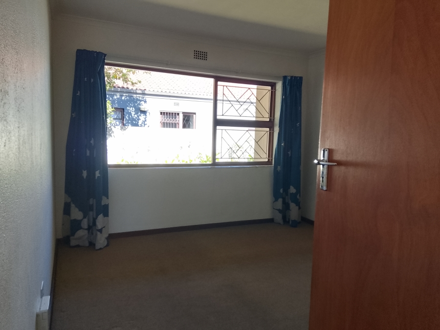 4 Bedroom Property for Sale in Goodwood Estate Western Cape